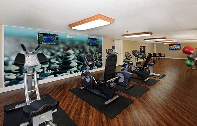 Huntington Breeze Apartments in Huntington Beach, CA Huntington Breeze Apartments in Huntington Beach, CA