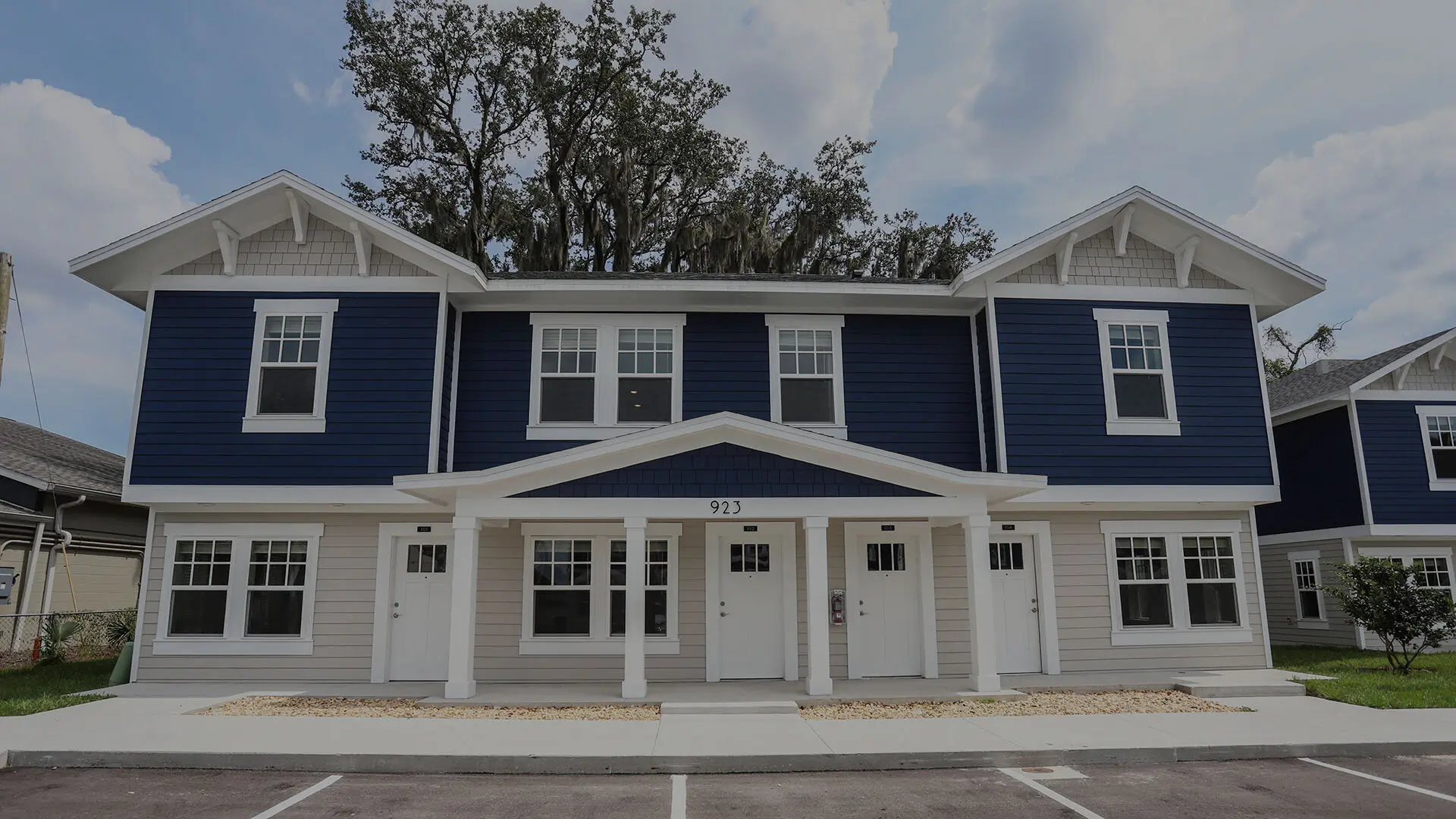 Lakeland Apartments
