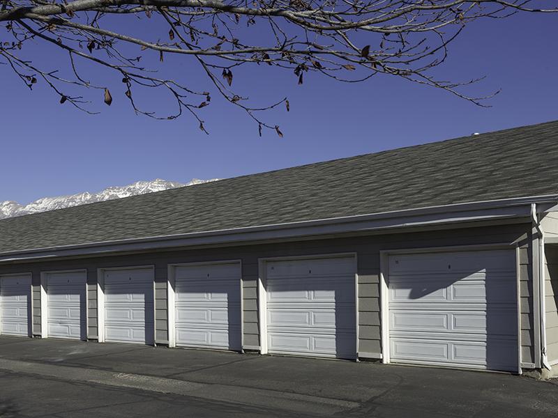 Garages Available | Country Springs