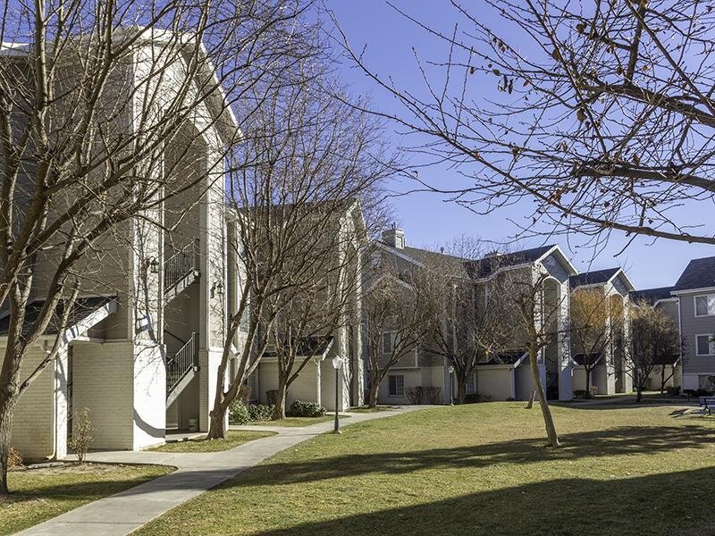 Apartment Exterior | Country Springs