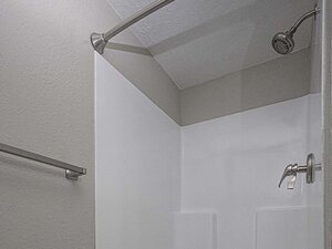 Stand Alone Shower | Enclave on Redwood Apartments