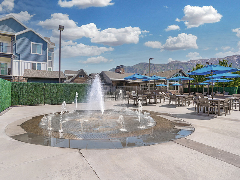 Fountain | Viewpointe Apartments