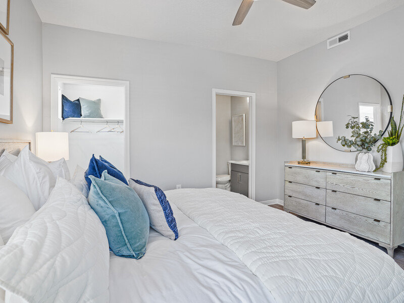 Renovated Bedroom with Closet and Bathroom | Viewpointe Apartments