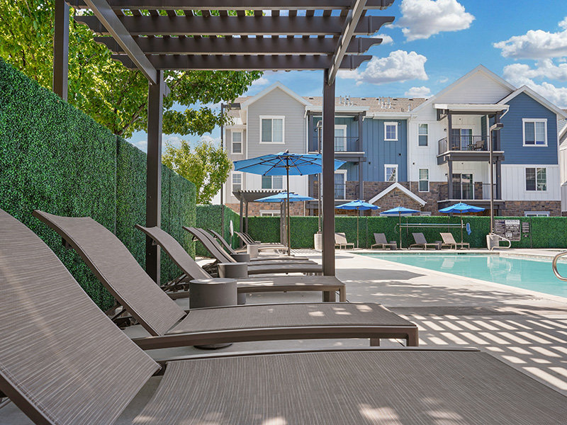 Lounge Area | Viewpointe Apartments