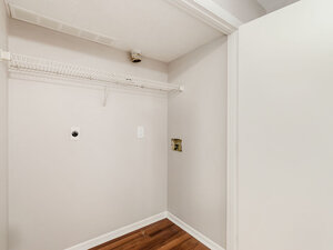 Closet | Willow Bend