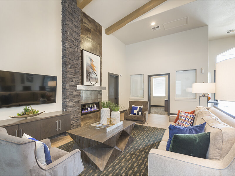 Spacious Seating | Fountain Springs