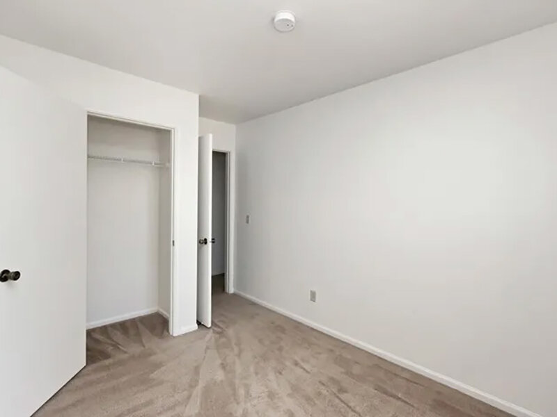 Closet | Greens of Northglenn