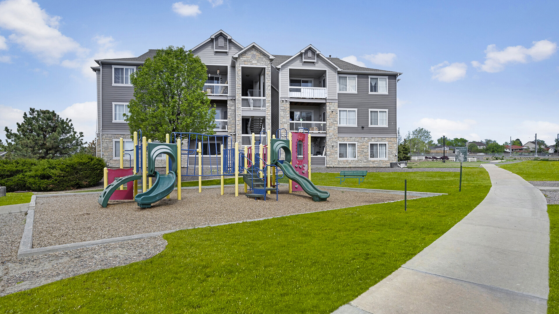 Reserve at Thornton I & II Apartments Amenities