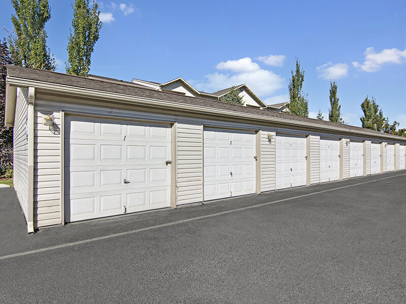 Garages | Deer Run