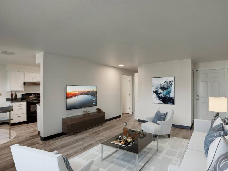 Living Room | Heatherstone Apartments in Kennewick, WA