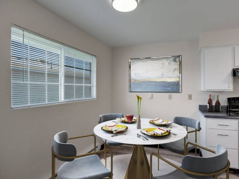 Dining Room | Heatherstone Apartments in Kennewick, WA