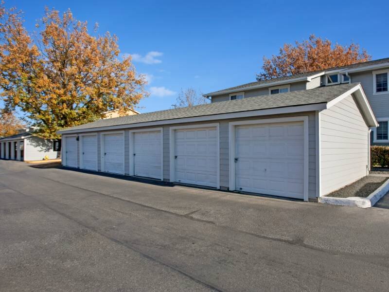 Garages | Heatherstone Apartments in Kennewick, WA