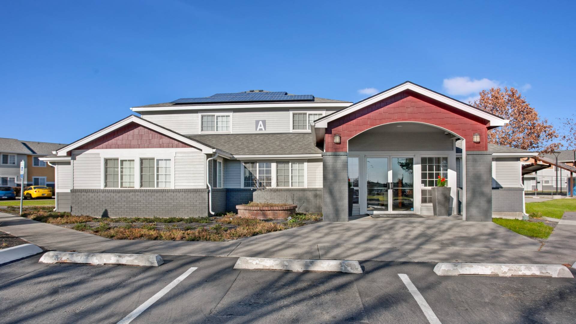 Heatherstone Apartments in Kennewick, WA