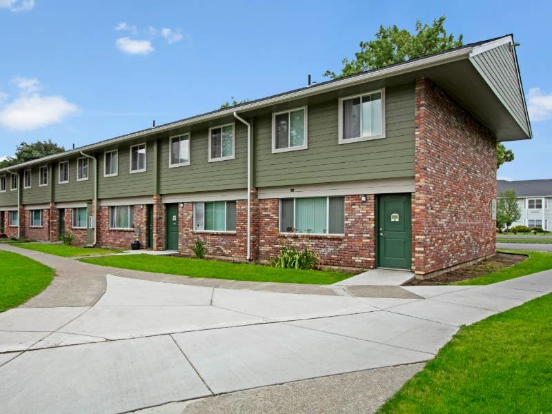 Apartments Near Me | Lakeside Village Apartments