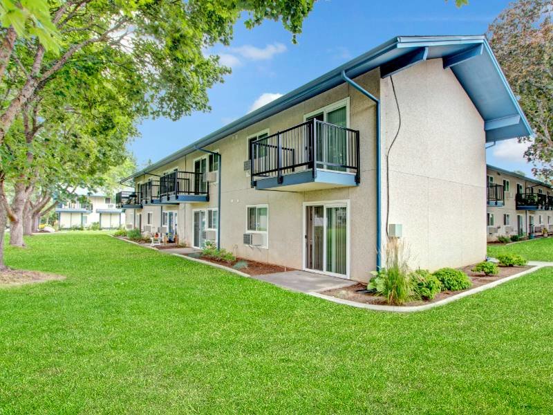 Apartment Balconies | Lakeside Village Apartments