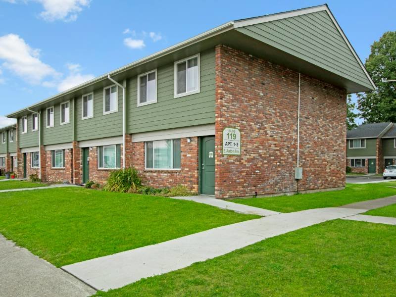 Walking Trails | Lakeside Village Apartments