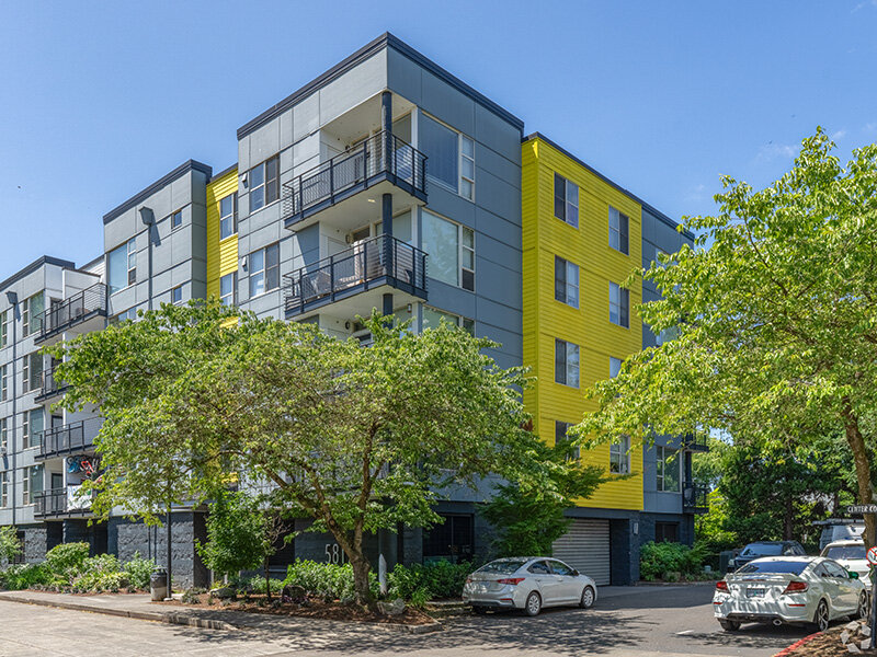 Exterior | 2x2 | 5819 Glisan Apartments