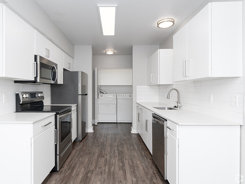 Fully Equipped Kitchen | 2x2 | 5819 Glisan Apartments