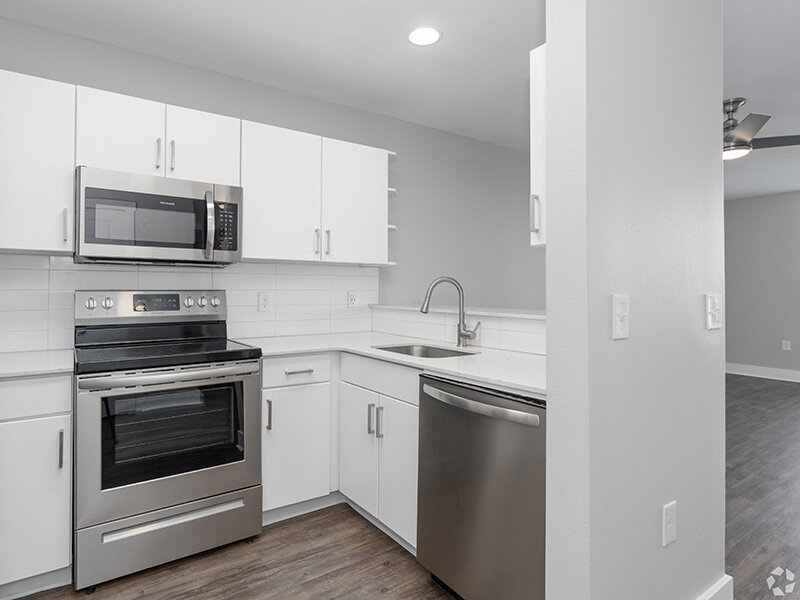 Stainless Appliances | 1x1 | 5819 Glisan Apartments