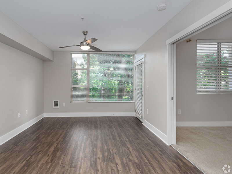 Front Room | 1x1 | 5819 Glisan Apartments