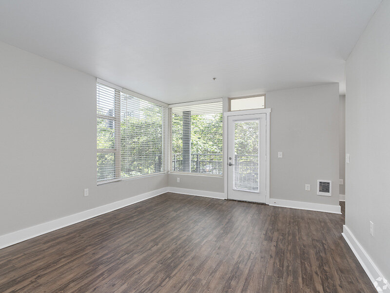 Living Room | 2x2 | 5819 Glisan Apartments