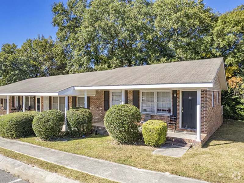Linkwood Manor Community Features