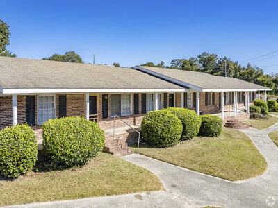 Exterior | Linkwood Manor Apartments