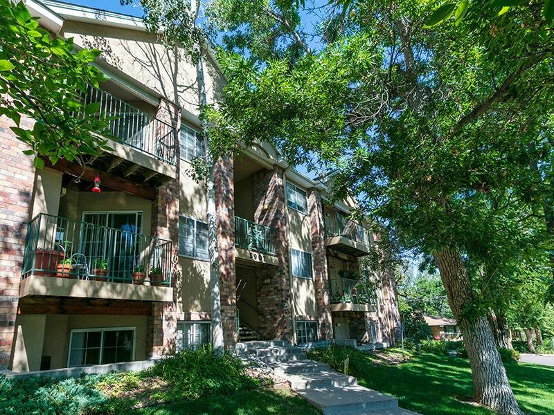 Beautiful Landscaping | Ketring Park Apartments