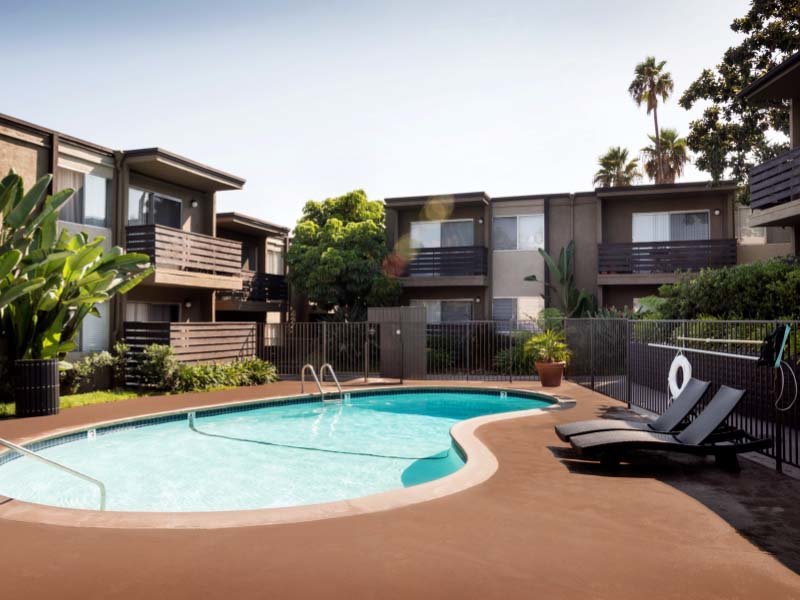 Pool | Elan Avante Apartments