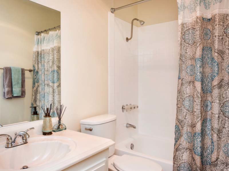 Bathroom | Elan Avante Apartments