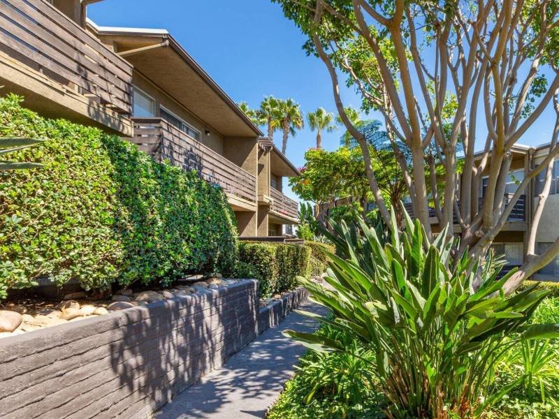 Walking Paths | Elan Avante Apartments