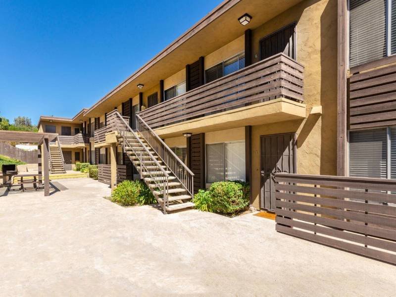 Apartment Exterior | Elan Avante Apartments
