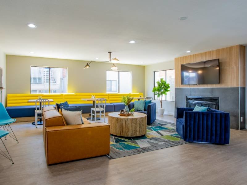 Clubhouse | Portola Glendale Apartments
