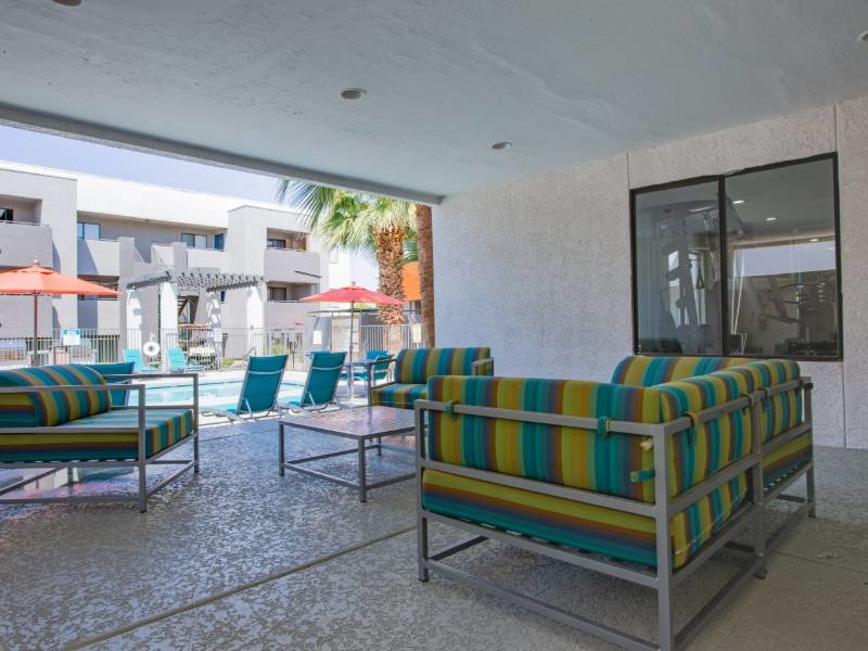 Poolside Lounge | Portola Glendale Apartments