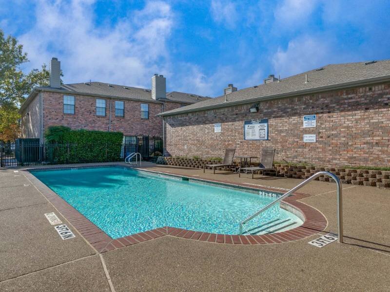 Swimming Pool | Shiloh Park Townhomes in Plano, TX