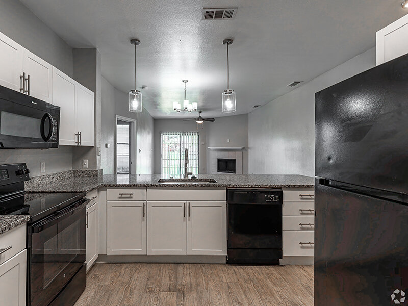 Fully Equipped Kitchen | Shiloh Park Townhomes in Plano, TX