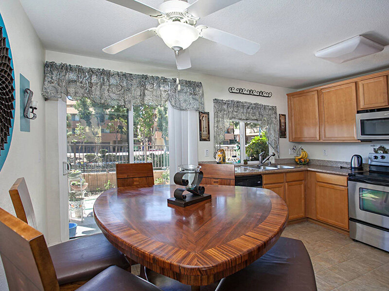 Kitchen | Suncrest Ridge Apartments