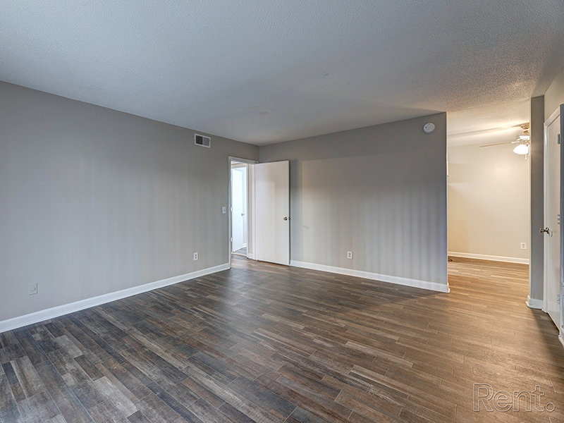 Large Room | River Ridge