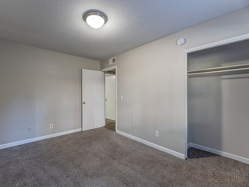Interior Bedroom Closet | River Ridge