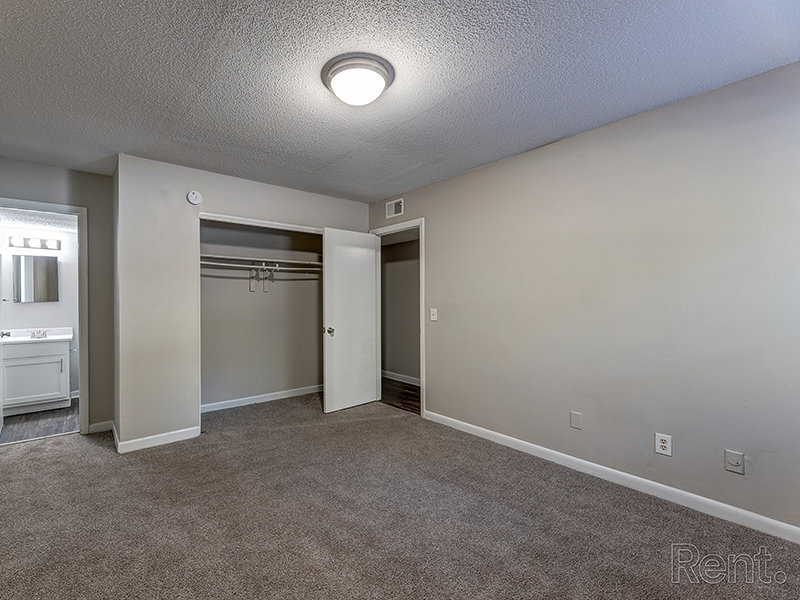 Bedroom Interior Closet | River Ridge