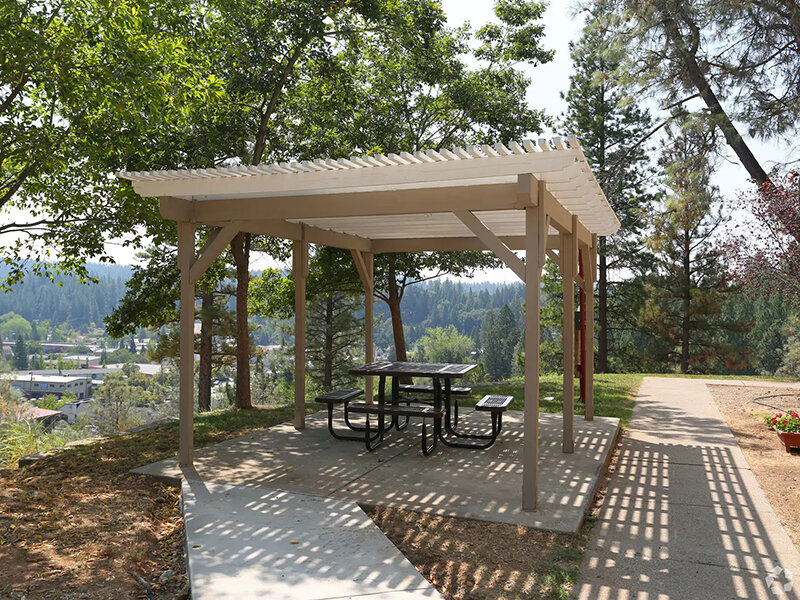 Pergola | Berryhill Apartments