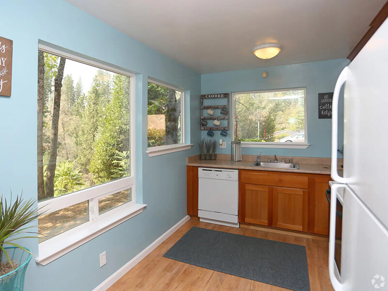 Community Kitchen | Berryhill Apartments