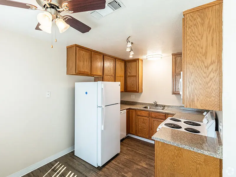 Large Kitchen | Peachwood