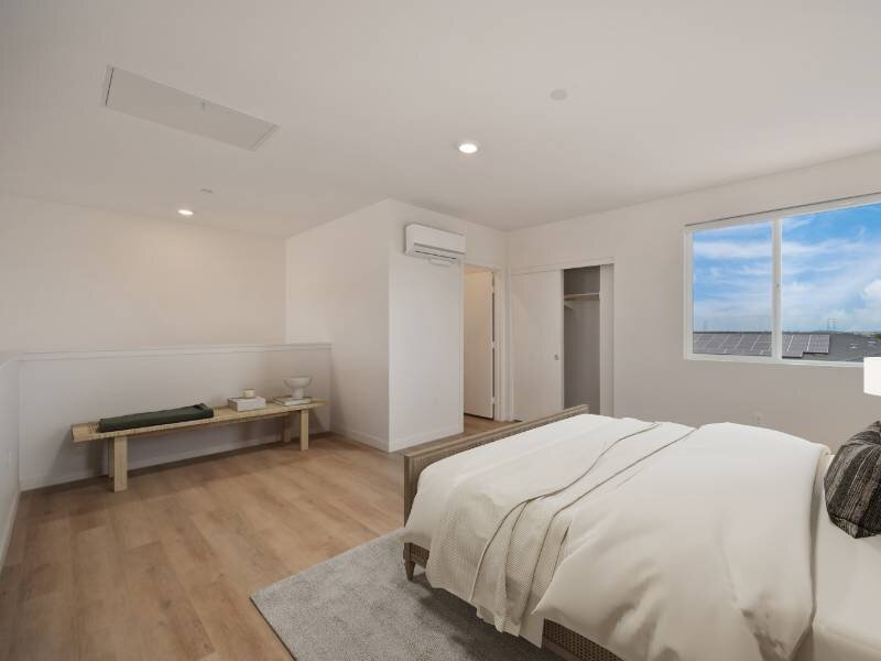 Room | The Commodore Apartments in National City, CA