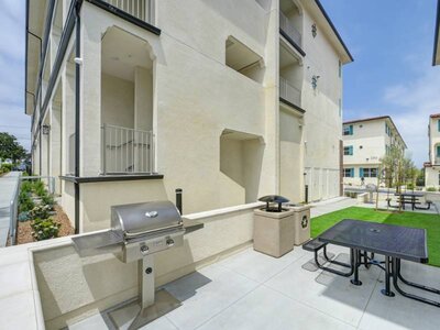 BBQ Area | The Commodore Apartments in National City, CA