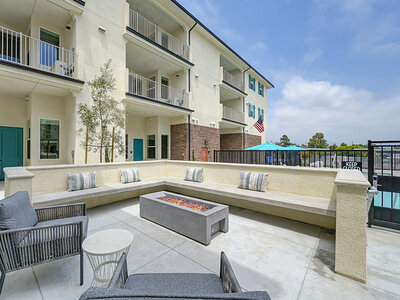 Exterior Firepit | The Commodore
