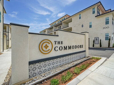 Monument Sign | The Commodore