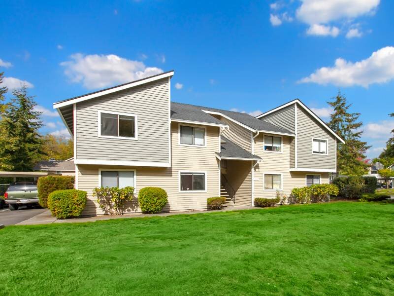 Apartments Near Me | Hampton Court Apartments