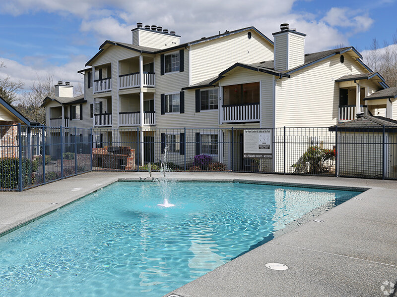 Apartments with a Swimming Pool | Mallard Point at Riverbend Apartments