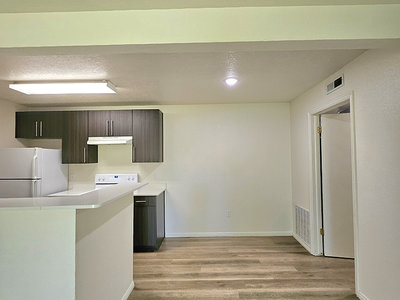 Dining Area and Kitchen | Canyon Pointe Apartments